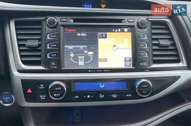 Внедорожник / Кроссовер Toyota Highlander 2017 в 