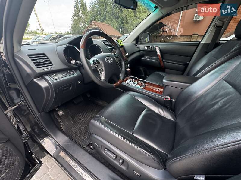 Внедорожник / Кроссовер Toyota Highlander 2011 в Виннице