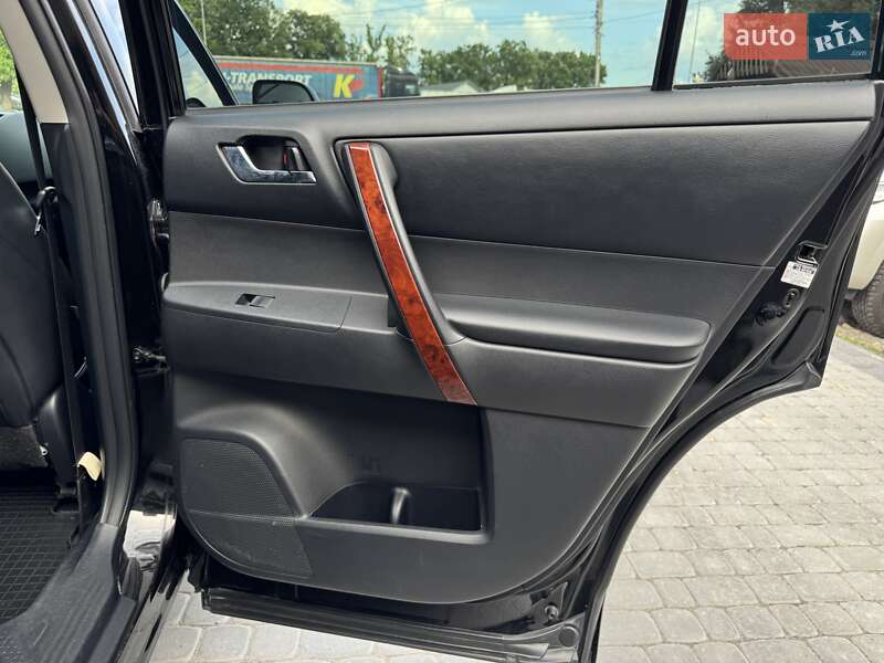 Внедорожник / Кроссовер Toyota Highlander 2011 в Виннице