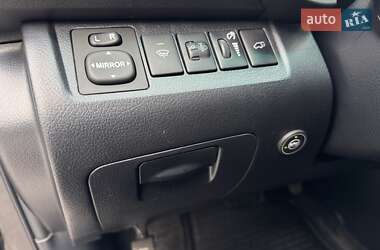 Внедорожник / Кроссовер Toyota Highlander 2011 в 