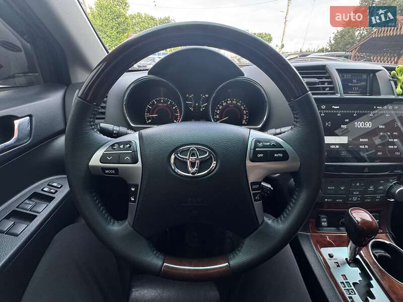Внедорожник / Кроссовер Toyota Highlander 2011 в Виннице