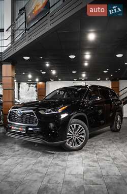 Внедорожник / Кроссовер Toyota Highlander 2024 в 