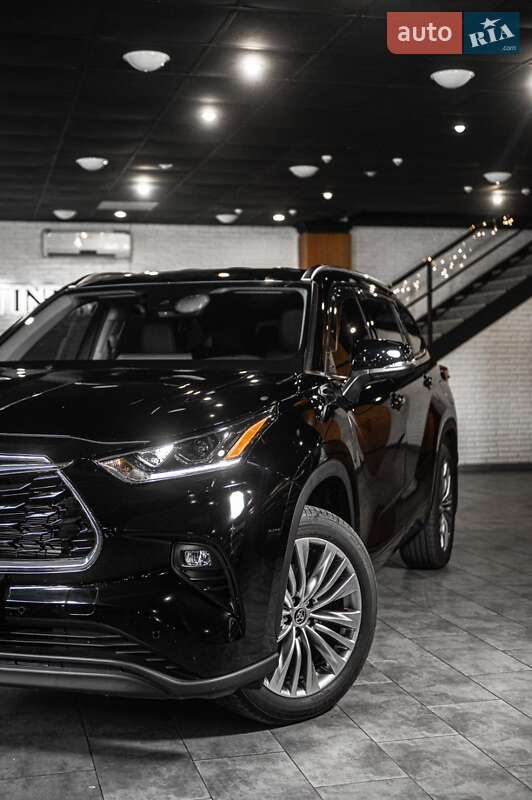 Внедорожник / Кроссовер Toyota Highlander 2024 в Одессе