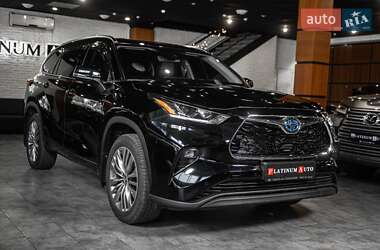 Внедорожник / Кроссовер Toyota Highlander 2024 в 