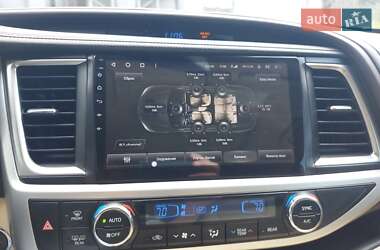 Внедорожник / Кроссовер Toyota Highlander 2014 в 