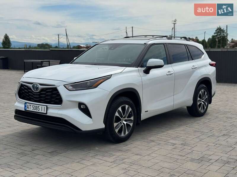 Позашляховик / Кросовер Toyota Highlander 2023 в 