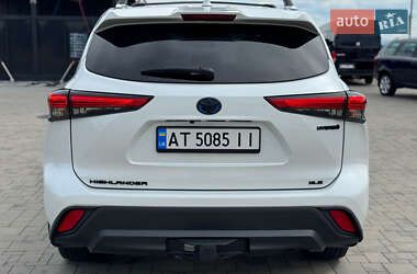 Позашляховик / Кросовер Toyota Highlander 2023 в 