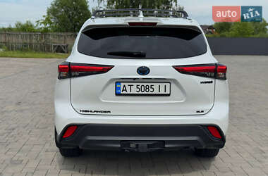 Позашляховик / Кросовер Toyota Highlander 2023 в 