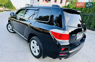 Позашляховик / Кросовер Toyota Highlander 2012 в 