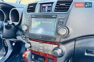 Позашляховик / Кросовер Toyota Highlander 2012 в 