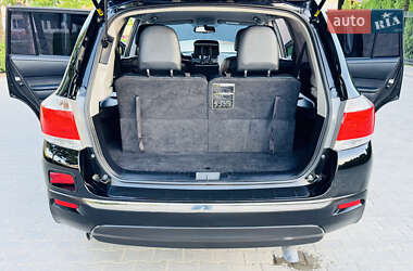 Позашляховик / Кросовер Toyota Highlander 2012 в 