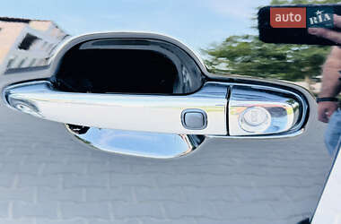Позашляховик / Кросовер Toyota Highlander 2012 в 
