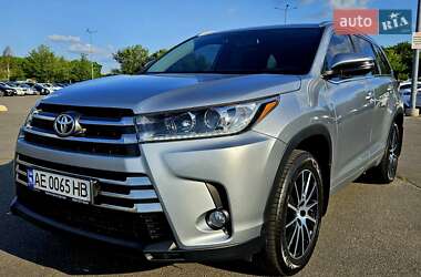 Позашляховик / Кросовер Toyota Highlander 2019 в Дніпрі