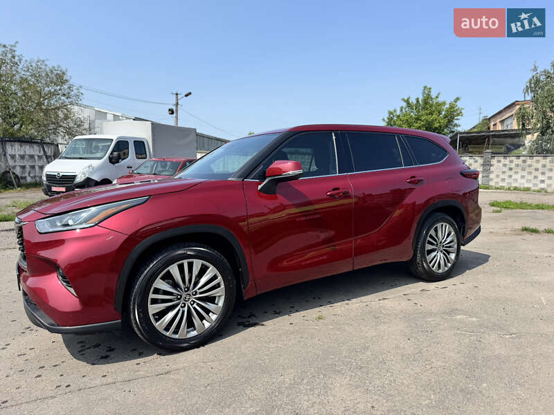 Внедорожник / Кроссовер Toyota Highlander 2020 в Ровно