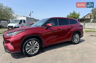 Внедорожник / Кроссовер Toyota Highlander 2020 в 
