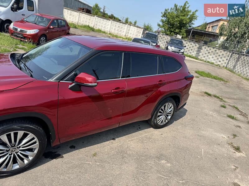 Внедорожник / Кроссовер Toyota Highlander 2020 в Ровно