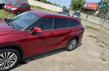 Внедорожник / Кроссовер Toyota Highlander 2020 в 