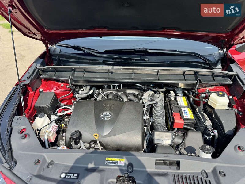 Внедорожник / Кроссовер Toyota Highlander 2020 в Ровно