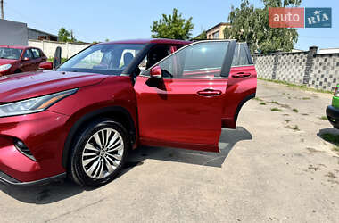 Внедорожник / Кроссовер Toyota Highlander 2020 в 