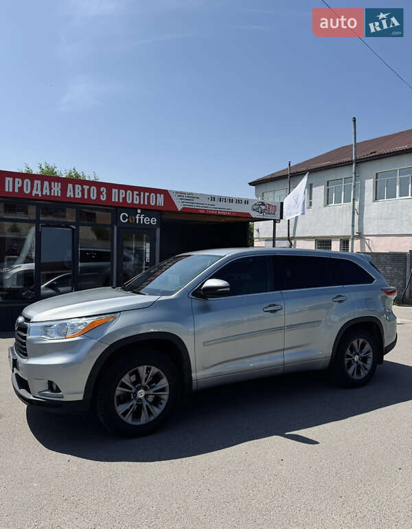 Внедорожник / Кроссовер Toyota Highlander 2014 в Каменке