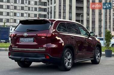 Внедорожник / Кроссовер Toyota Highlander 2014 в 