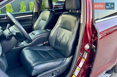 Внедорожник / Кроссовер Toyota Highlander 2014 в 