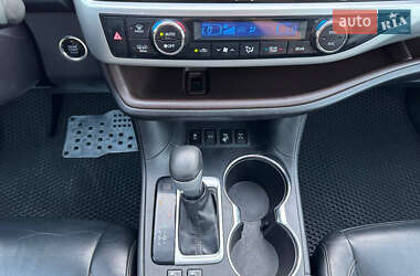 Внедорожник / Кроссовер Toyota Highlander 2014 в 
