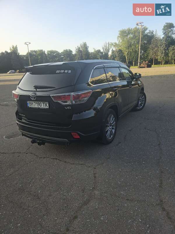 Внедорожник / Кроссовер Toyota Highlander 2014 в Одессе
