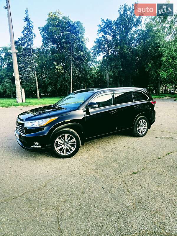 Внедорожник / Кроссовер Toyota Highlander 2014 в Одессе