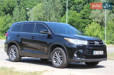 Внедорожник / Кроссовер Toyota Highlander 2017 в 