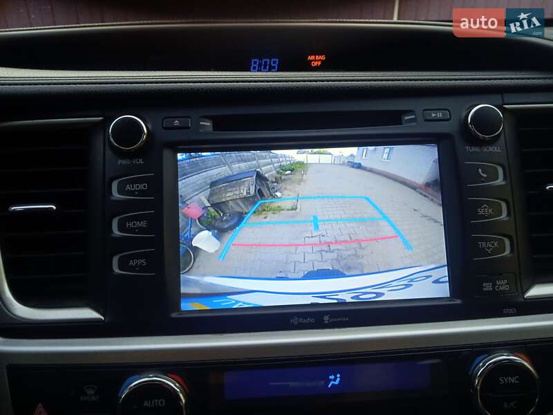 Позашляховик / Кросовер Toyota Highlander 2015 в Малині