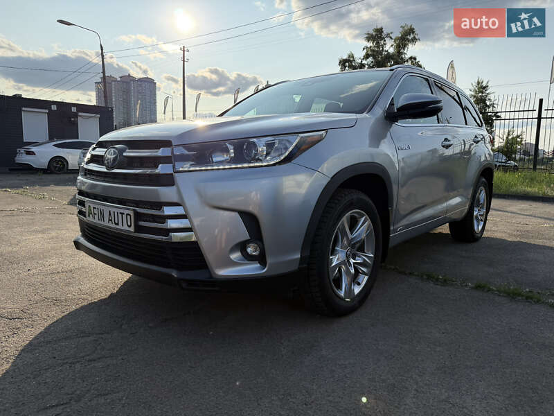 Внедорожник / Кроссовер Toyota Highlander 2018 в Киеве