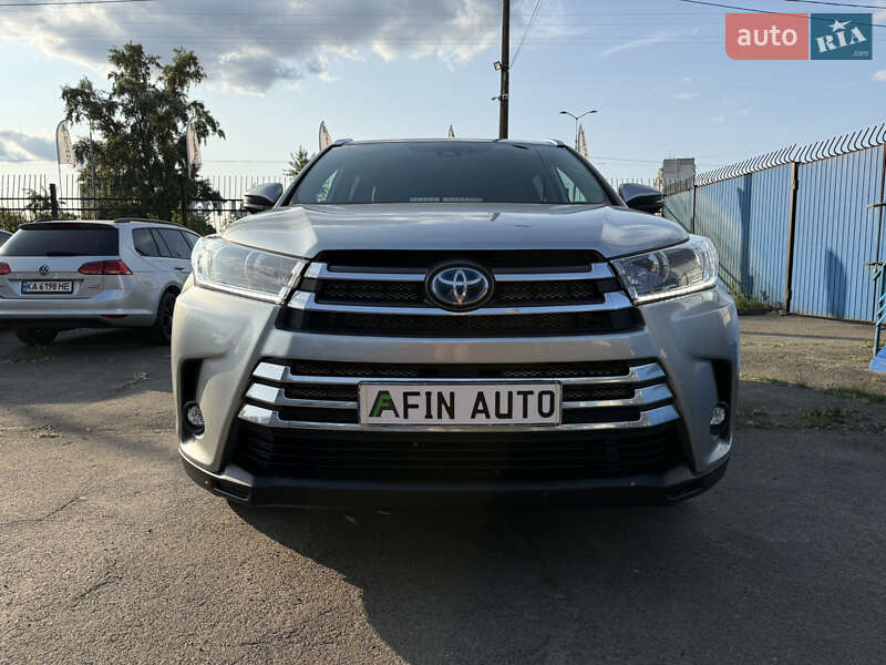 Внедорожник / Кроссовер Toyota Highlander 2018 в Киеве