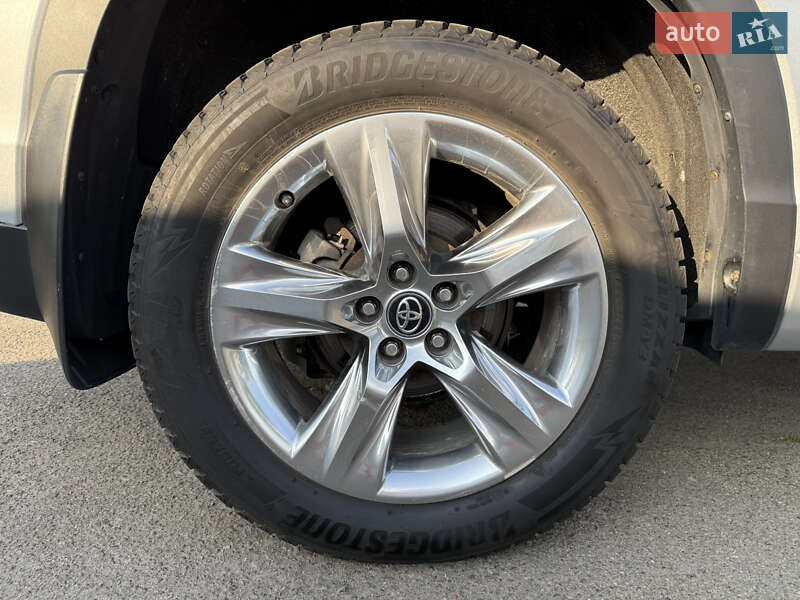 Внедорожник / Кроссовер Toyota Highlander 2018 в Киеве
