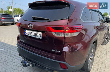Внедорожник / Кроссовер Toyota Highlander 2018 в 