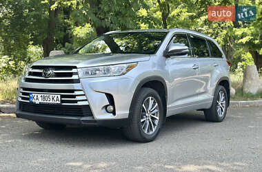 Позашляховик / Кросовер Toyota Highlander 2017 в Києві