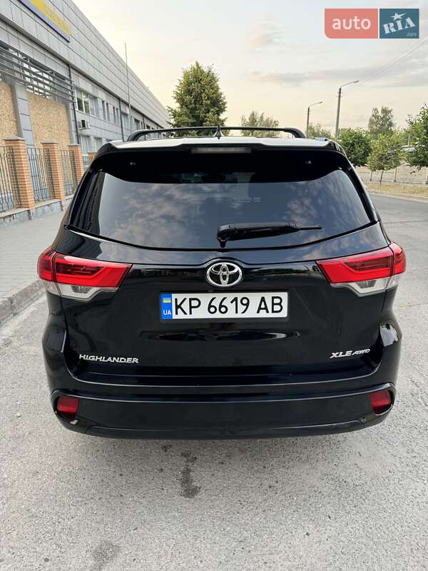 Позашляховик / Кросовер Toyota Highlander 2018 в Запоріжжі
