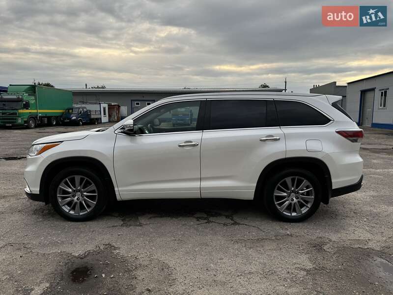 Внедорожник / Кроссовер Toyota Highlander 2015 в Сумах