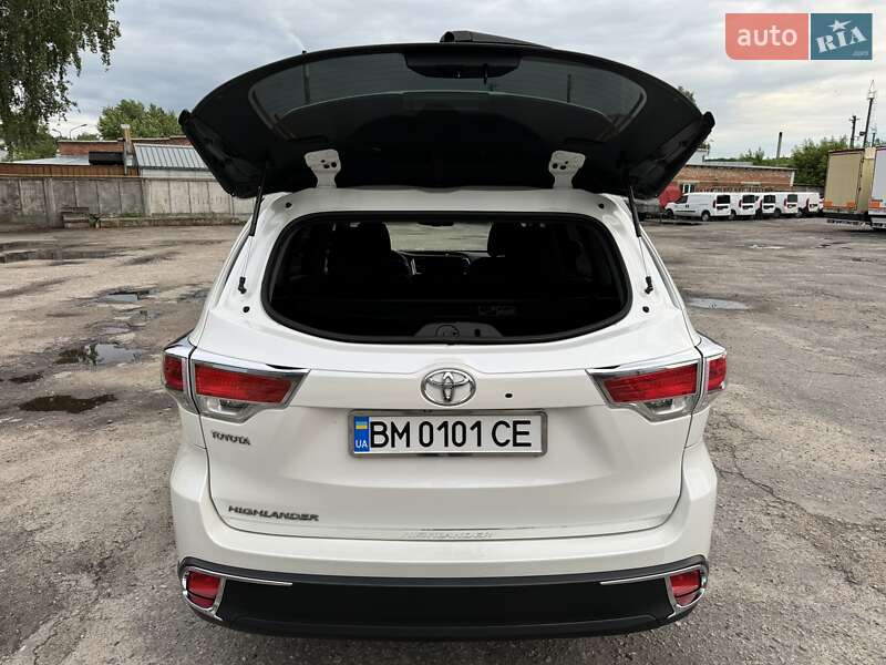 Внедорожник / Кроссовер Toyota Highlander 2015 в Сумах