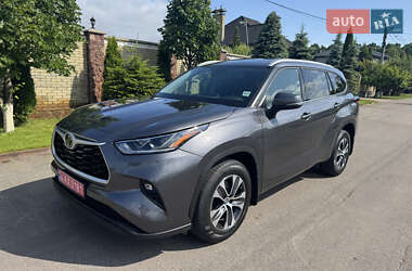 Внедорожник / Кроссовер Toyota Highlander 2022 в Киеве