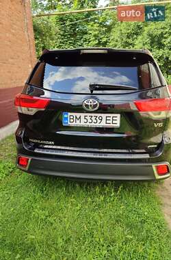 Внедорожник / Кроссовер Toyota Highlander 2019 в Сумах