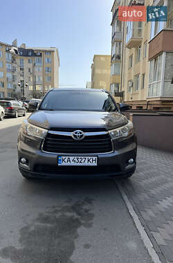 Внедорожник / Кроссовер Toyota Highlander 2014 в 