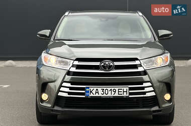 Позашляховик / Кросовер Toyota Highlander 2019 в 