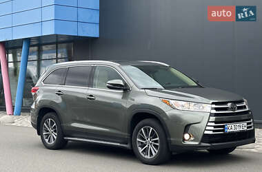 Позашляховик / Кросовер Toyota Highlander 2019 в 