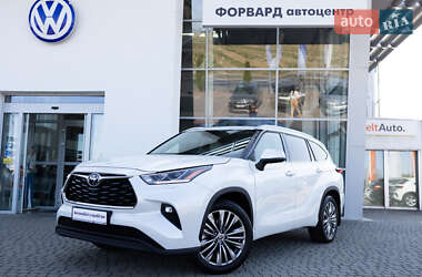 Позашляховик / Кросовер Toyota Highlander 2022 в Мукачевому