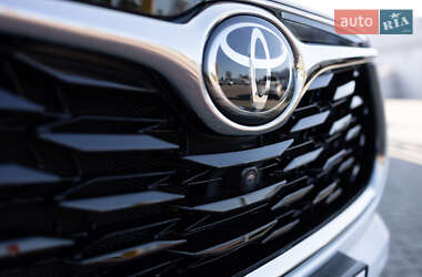 Внедорожник / Кроссовер Toyota Highlander 2022 в 