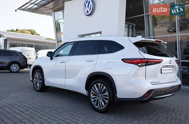 Внедорожник / Кроссовер Toyota Highlander 2022 в 