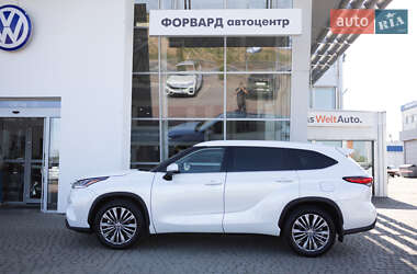 Внедорожник / Кроссовер Toyota Highlander 2022 в 