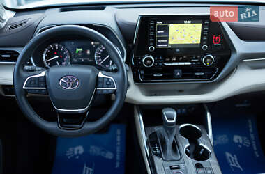 Внедорожник / Кроссовер Toyota Highlander 2022 в 