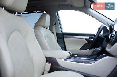 Внедорожник / Кроссовер Toyota Highlander 2022 в 